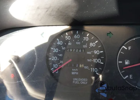 1997 Toyota Corolla Dx z USA, uszkodzony, nr VIN 1NXBB02E9VZ513481